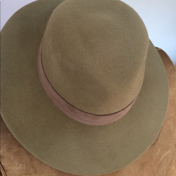 Villete Trimmed Rancher - Picture 7 of 11